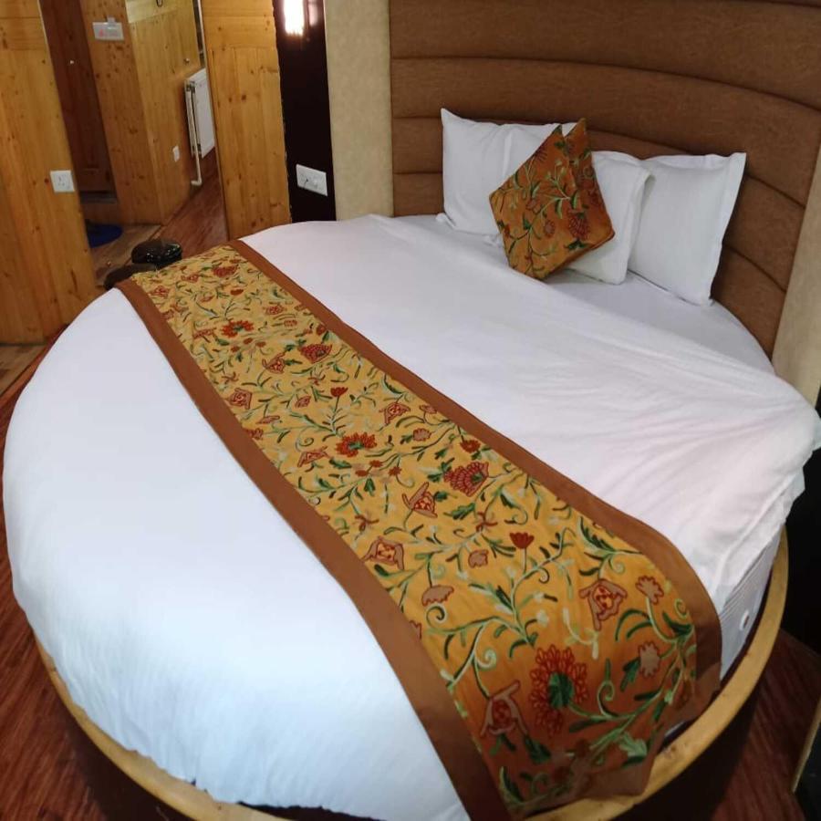 Hotel Sheen Srinagar  Exterior photo